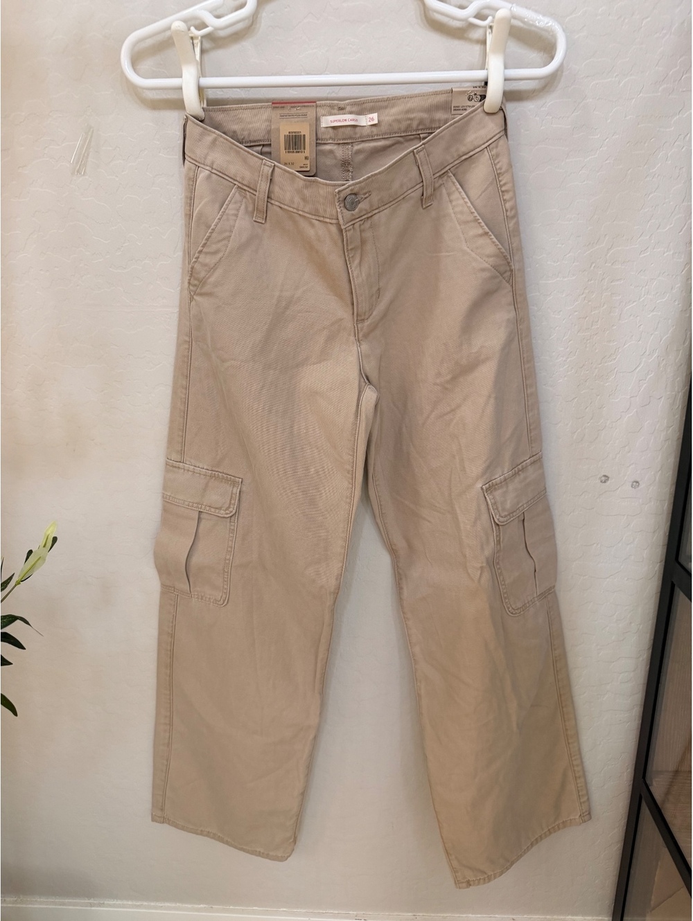 NWT Levi’s cargo pants